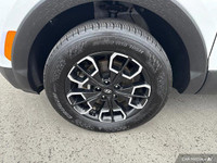 - HEATED CLOTH SEATS - HEATED STEERING WHEEL - NAVIGATION - REMOTE START - LANE DEPARTURE WARNING -... (image 9)