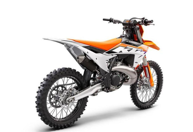 2023 KTM 300 SX in Dirt Bikes & Motocross in Longueuil / South Shore - Image 2