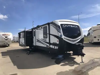 Sleeps 6, 3 Slides and a Full Auto Level System! Call Dealership for more details on this Luxury Tra...