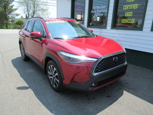 2024 Toyota COROLLA CROSS XLE AWD w/ Leather Seats | Pwr Liftgat