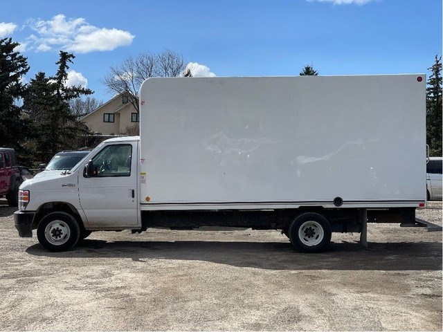 2023 Ford E-Series Cutaway E-450 DRW 176 Inch WB Box Cube Van Wi in Cars & Trucks in Calgary - Image 2