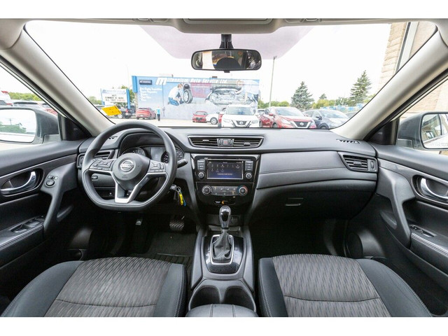 2018 Nissan Rogue S | APPLE CARPLAY | HEATED SEATS | BACKUP CAME in Cars & Trucks in Winnipeg - Image 3
