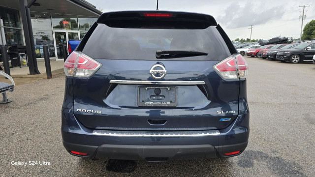 2015 Nissan Rogue SL in Cars & Trucks in London - Image 4