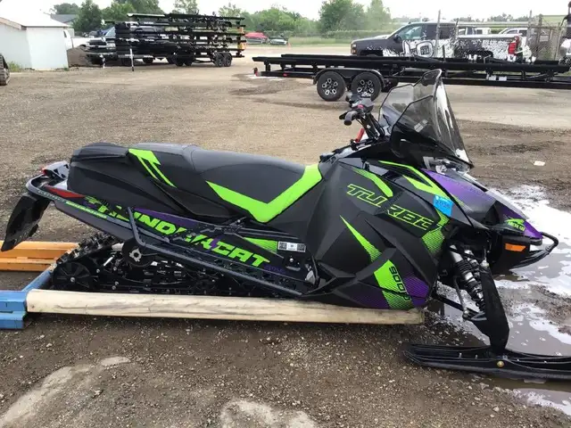 2023 ARCTIC CAT TCAT 23 ZR9000 137 TCAT ATAC EPS: $107 BW! in Snowmobiles in Edmonton - Image 5