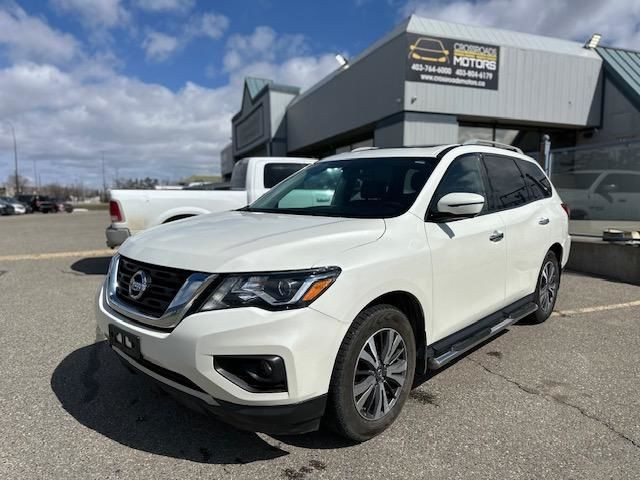  2017 Nissan Pathfinder SL-NO ACCIDENTS, DEALER SERVICED, DVD, N in Cars & Trucks in Calgary