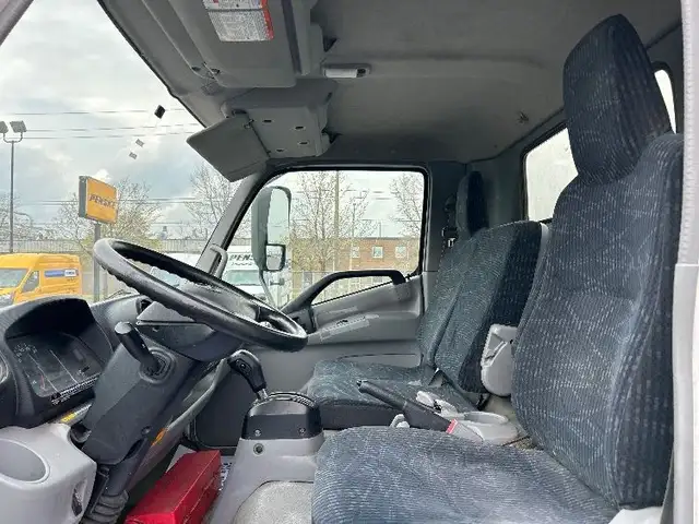 2020 Hino Truck 195 ALUMVAN in Heavy Trucks in Mississauga / Peel Region - Image 20
