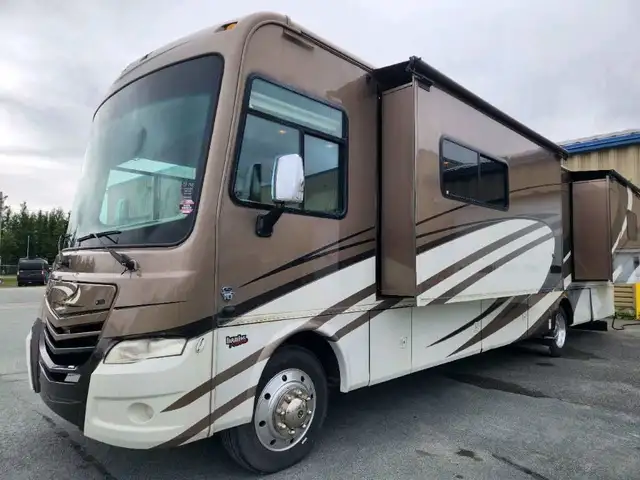 2014 Coachmen Encounter 36KS in RVs & Motorhomes in Thetford Mines - Image 11