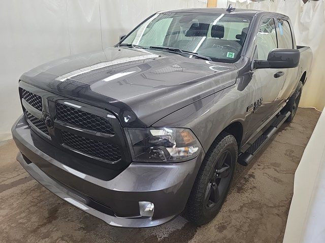 2022 Ram 1500 Classic ExpressCrew 4X4 | 5.7L Hemi | 3.92 Ratio in Cars & Trucks in Guelph