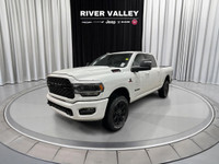 TRAILER SWAY CONTROL, TRACTION CONTROL, REAR STEP BUMPER, ILLUMINATED ENTRY, REMOTE KEYLESS ENTRY, R... (image 2)