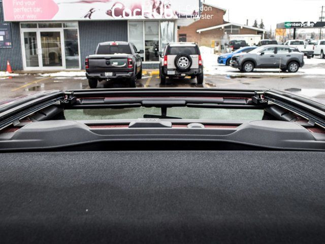 2021 Jeep Wrangler Unlimited Sahara Sky One–Touch power Top in Cars & Trucks in Mississauga / Peel Region - Image 4