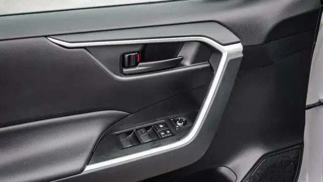 2024 Toyota RAV4 LE AWD | Heated Seats | Lane Keep | Blind Spot in Cars & Trucks in Guelph - Image 9