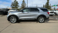 This Ford Explorer is equipped with: Leather-Trimmed Seats, Heated front seats, Heated steering whee... (image 9)
