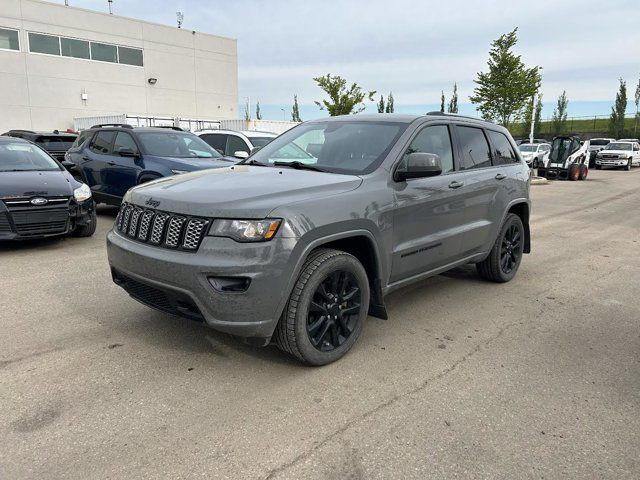 2019 Jeep Grand Cherokee Altitude 3.6L in Cars & Trucks in Strathcona County - Image 3