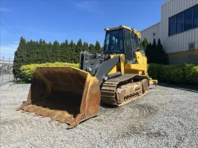 Hours: 1679 | Location: Surrey, BC, CA | Attachments: Aux Hydraulics; Attachments: Ripper; Buckets:...