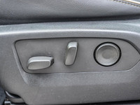 DIESEL! 8 PASSENGER, SLT PREMIUM PKG WITH HEATED LEATHER, PANORAMIC SUNROOF, HD SURROUND CAMERA, BLU... (image 5)