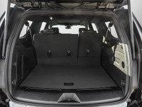 Engine: 5.3L 8cyl. L/100Km City: 16.2 L/100Km Hwy: 13.2 Safety Equipment Compatibilité avec les serv... (image 6)