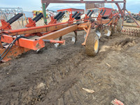 1983 White plow 7 bottom Pull type with packer 