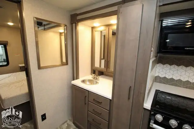 2023 Thor Motor Coach 31C in RVs & Motorhomes in Kamloops - Image 33