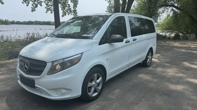 2016 Mercedes-Benz Metris Passenger Van passagers in Cars & Trucks in Laval / North Shore
