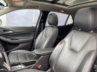 CLEAN CARFAX ONE OWNER, Heated Front Seats, 360 Camera, Front and Rear Parking Sensors, LEATHER INTE... (image 7)