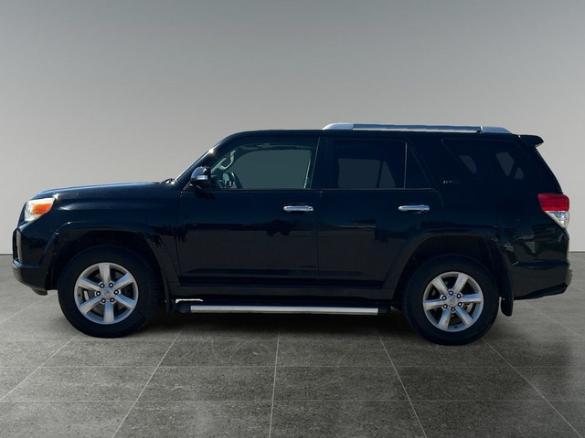 2012 Toyota 4Runner V6 SR5 / Back Up Cam / Heated Seats in Cars & Trucks in Calgary - Image 2