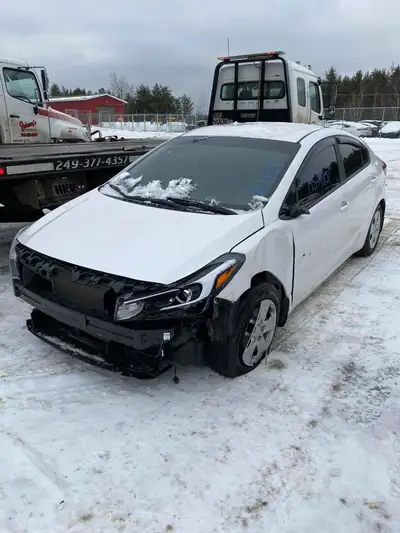 2017 Kia Forte Base 147,526 KM 2.0L 4 Cylinder, Automatic transmission. Heated Seats. Display Screen...