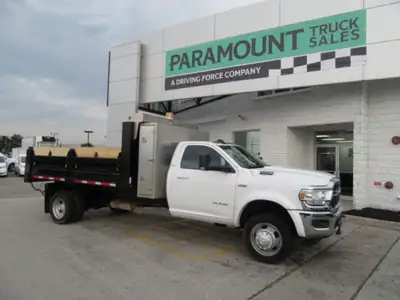 6.4 L HEMI V8 GAS ENGINE, AUTO TRANS, 2WD, A/C, POWER WINDOWS & LOCKS WITH KEYLESS ENTRY, REMOTE STA...