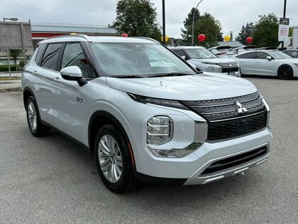 2025 Mitsubishi Outlander PHEV SE - 1.99% Financing Available, H in Cars & Trucks in Burnaby/New Westminster - Image 3