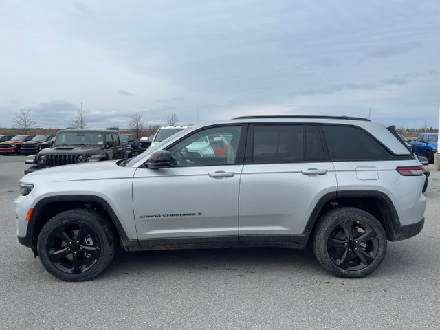 2024 Jeep Grand Cherokee ALTITUDE in Cars & Trucks in Ottawa - Image 3