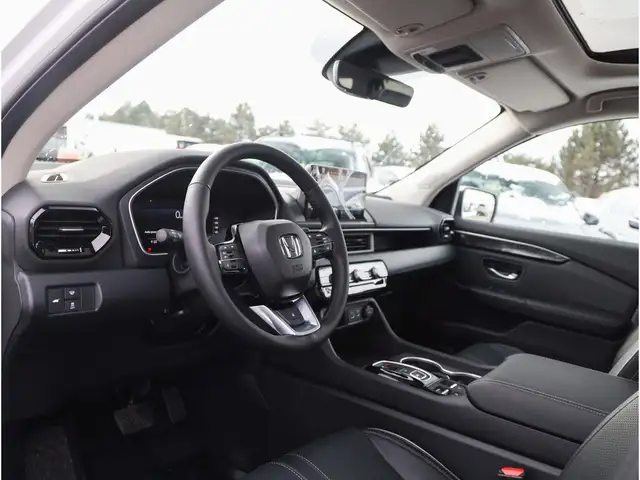 2025 Honda Pilot Touring - Navigation / Backup Camera / Sunroof in Cars & Trucks in Penticton - Image 14