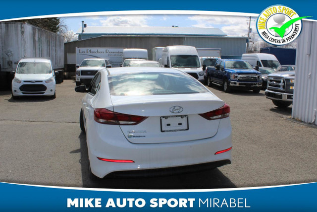 2017 Hyundai Elantra boîte manuelle, L !! Bancs chauffants! in Cars & Trucks in Laval / North Shore - Image 3