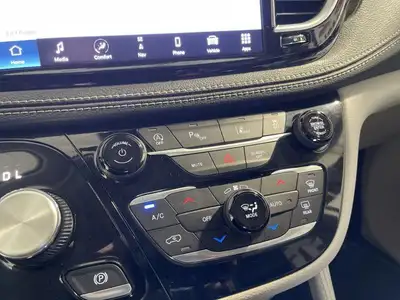 2023 Chrysler Pacifica Limited AWD | Nav | Heated Seats, View more