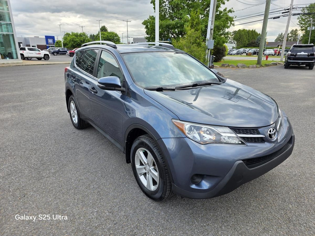 Toyota RAV4 LE 2013 AWD - A VENDRE PRES DE QUEBEC - in Cars & Trucks in Québec City - Image 3