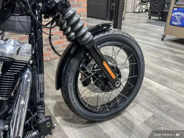 2025 Harley-Davidson FXBB - Street Bob FXBB STREET BOB in Street, Cruisers & Choppers in Calgary - Image 9