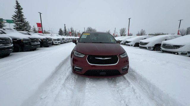 2023 Chrysler Pacifica Touring L | Remote Start | Heated Seats in Cars & Trucks in Edmonton - Image 4