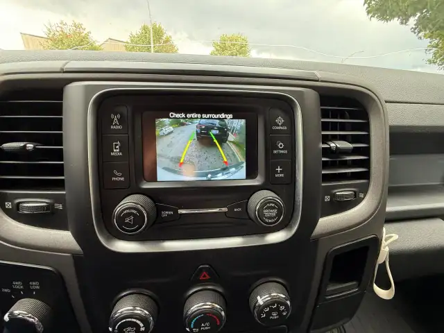 2018 RAM 1500 SXT CREW CAB 4X4 | REARVIEW CAM | HEMI V8 in Cars & Trucks in Ottawa - Image 23