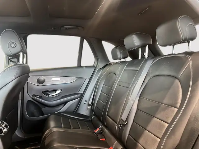 2016 Mercedes-Benz GLC300 4MATIC Great value! Nicely equipped!63838164748161123