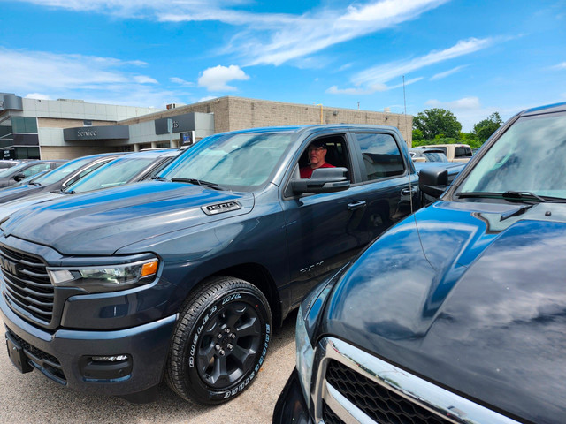 2019 RAM 1500 Classic ST NIGHT EDITION | 3.6L V6 | DUAL ZO NE... in Cars & Trucks in London - Image 4