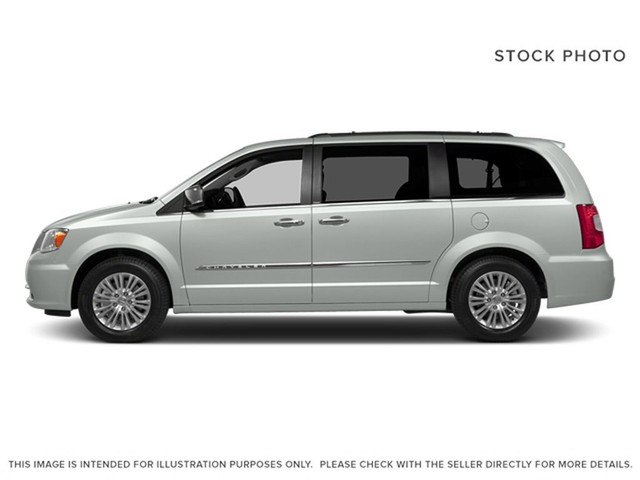2014 Chrysler Town & Country in Cars & Trucks in Red Deer - Image 4