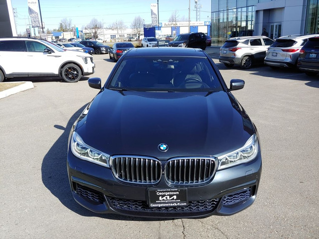 2017 BMW 750i xDrive 4.4L AWD | SUNROOF | NAV | 78K KM | HTD SEA in Cars & Trucks in Oakville / Halton Region - Image 3