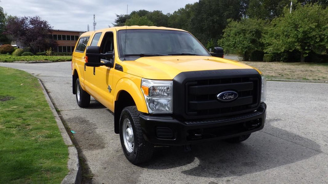 2012 Ford F-250 XL Crew Cab Short Box Diesel 4WD with Canopy in Cars & Trucks in Richmond - Image 2