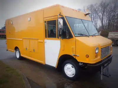 2008 Freightliner MT45 Chassis Diesel Cargo Step Van Rear Shelving 6.7L L6 DIESEL engine AM/FM radio...