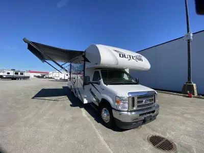 Thor Motor Coach Outlaw Class C gas motorhome toy hauler 29J highlights: Garage Drop-Down Bunk Full...
