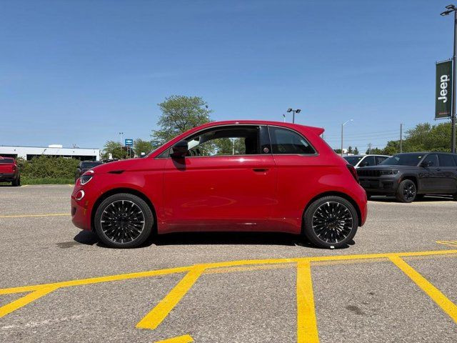 2025 FIAT 500e (RED) Edition | Navigation | Lane Departure in Cars & Trucks in Guelph - Image 4