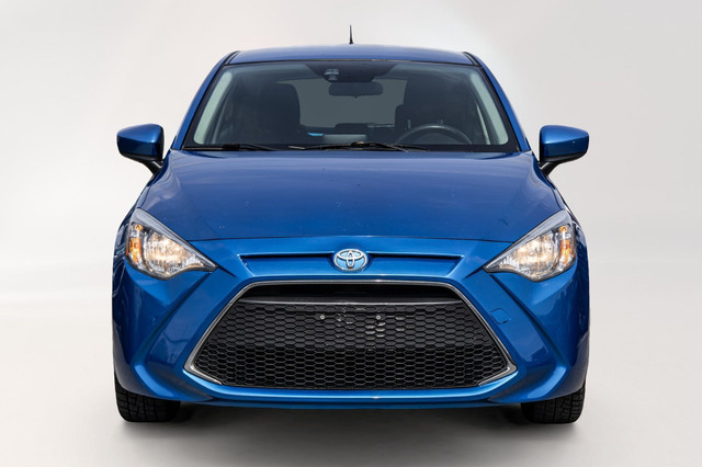 2020 Toyota Yaris Hatchback LE / Camera de Recul / Cruise / Blue in Cars & Trucks in City of Montréal - Image 2