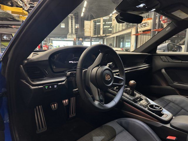 2025 Porsche 911 Carrera T | 6-Speed Manual | Sport Chrono in Cars & Trucks in Strathcona County - Image 4