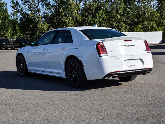 2023 Chrysler 300 in Cars & Trucks in Chatham-Kent - Image 2