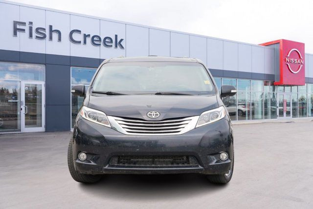 2015 Toyota Sienna Limited | 3.5L V6 | Seven Passenger Seating in Cars & Trucks in Calgary - Image 2
