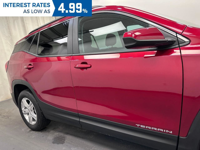 2024 GMC Terrain SLE 1.5L 4CYL | HEATED FRONT SEATS | ALL WHE... in Cars & Trucks in Lethbridge - Image 2