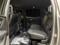 NAVIGATION, LEATHER-FACED FRONT VENTED BUCKET SEATS, DUAL-PANE PANORAMIC SUNROOF, SPORT PERFORMANCE... (image 9)